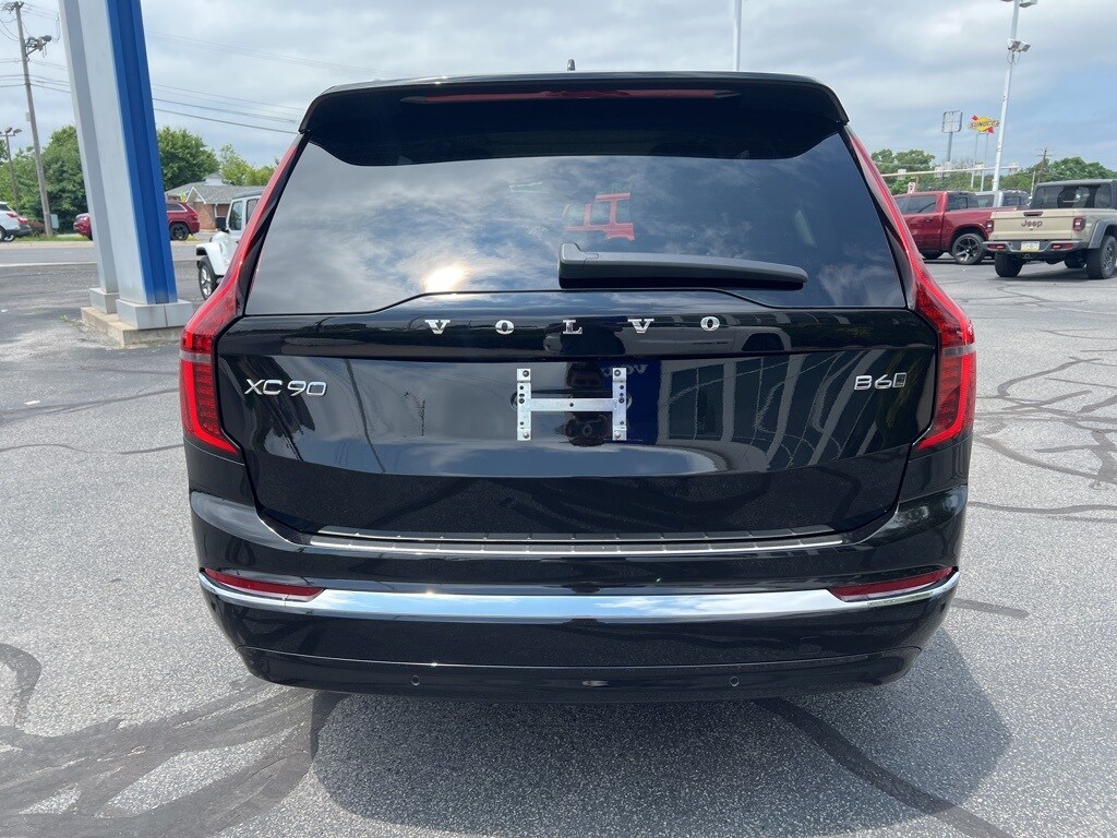 2026 Volvo XC90 Plus photo 3