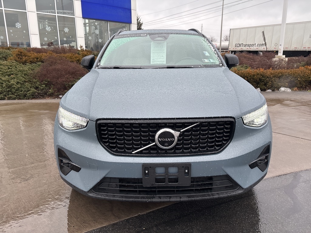 Certified 2023 Volvo XC40 B5 Plus Dark Theme SUV