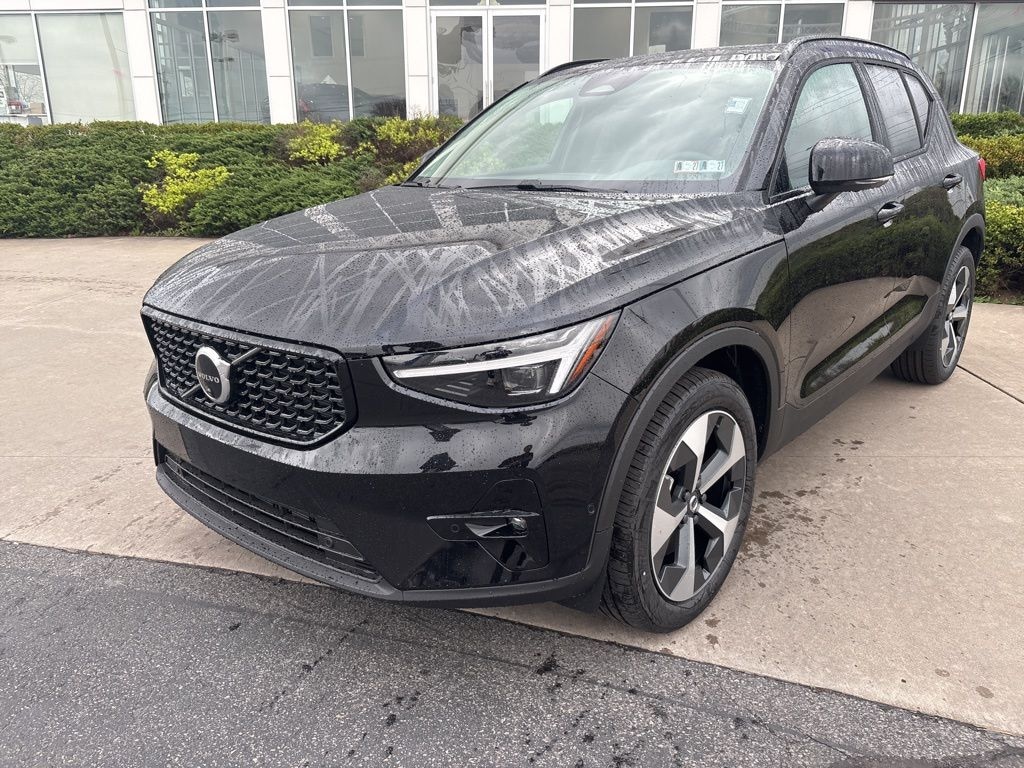 New 2026 Volvo XC40 B5 Plus SUV