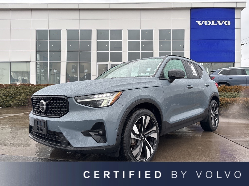 Certified 2023 Volvo XC40 B5 Plus Dark Theme SUV