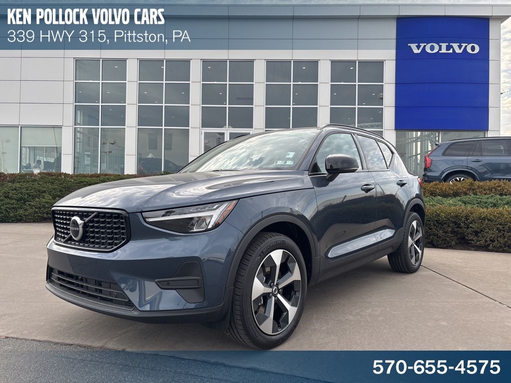 2026 Volvo XC40 SUV 