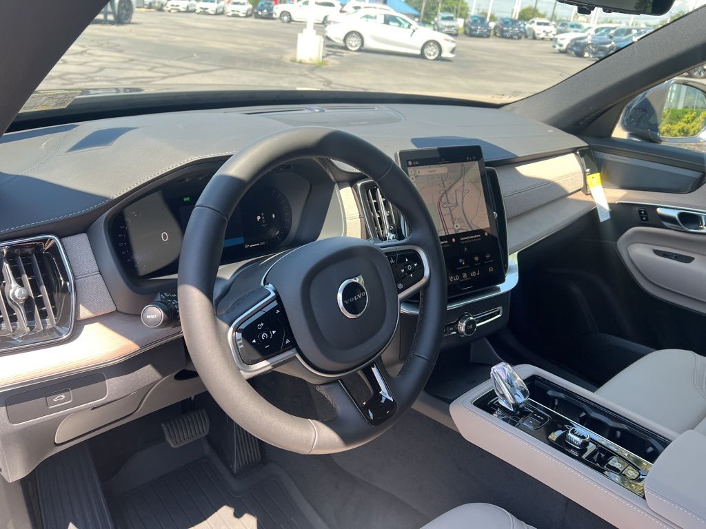 2026 Volvo XC90 Plus - Photo 14
