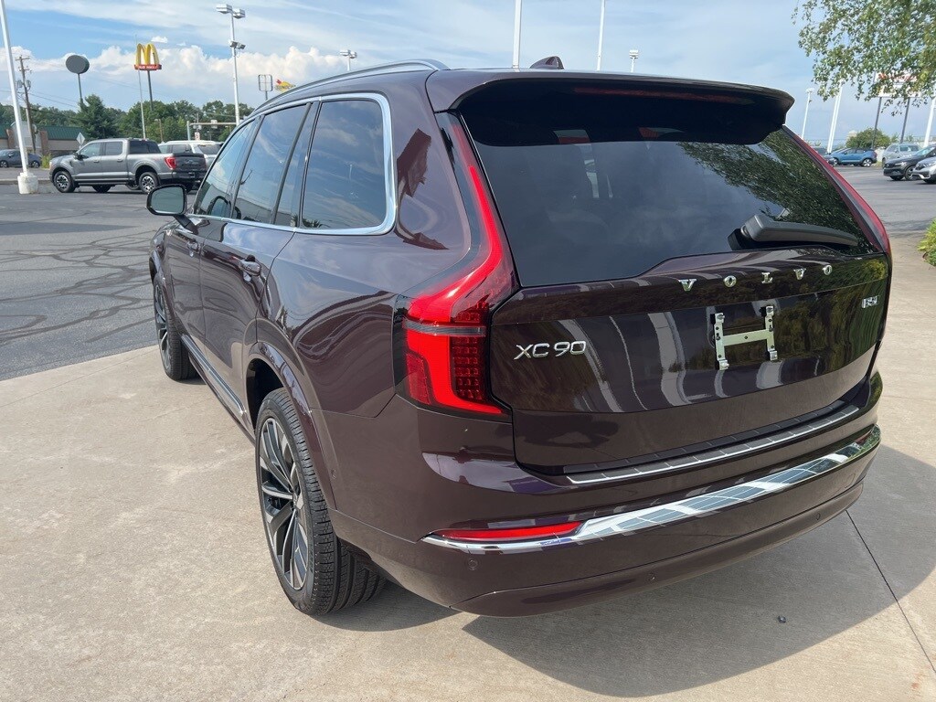 2026 Volvo XC90 B5 Plus photo 3
