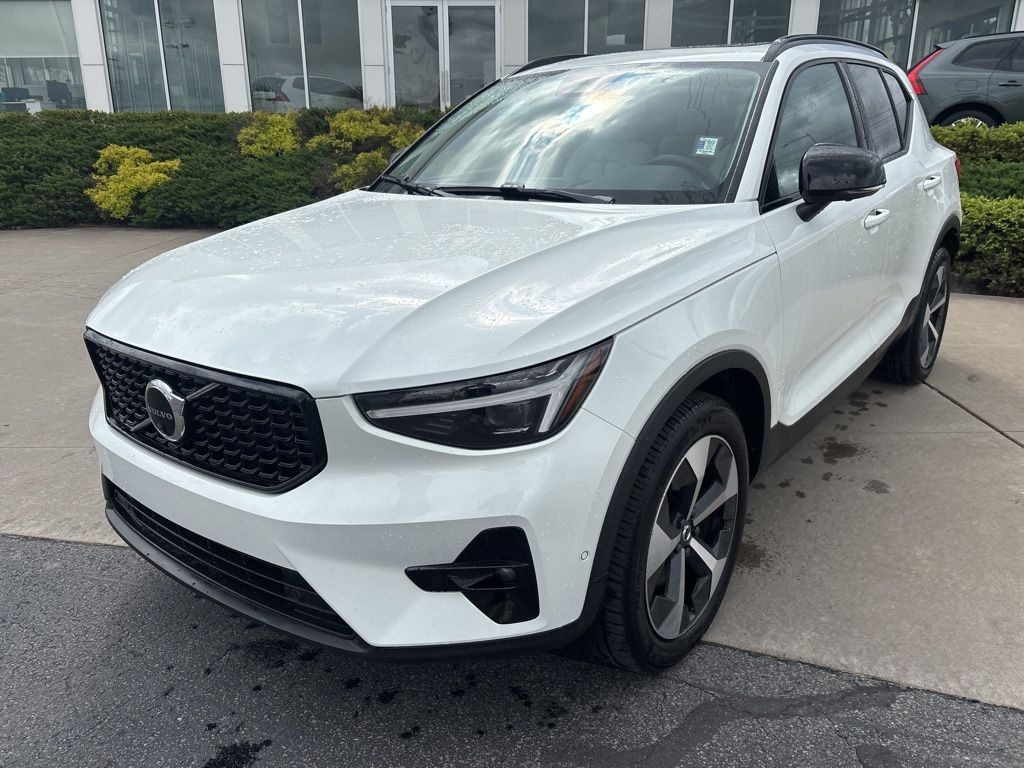 Certified 2026 Volvo XC40 B5 Plus SUV