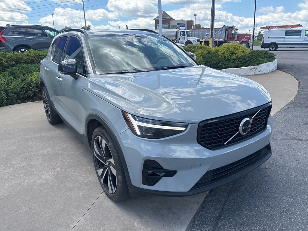 Used 2024 Volvo XC40 Ultimate SUV