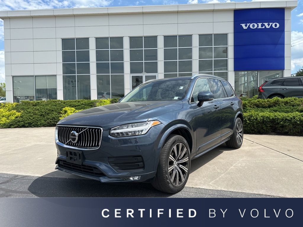 2023 Volvo XC90 B5 Core 4WD's photo