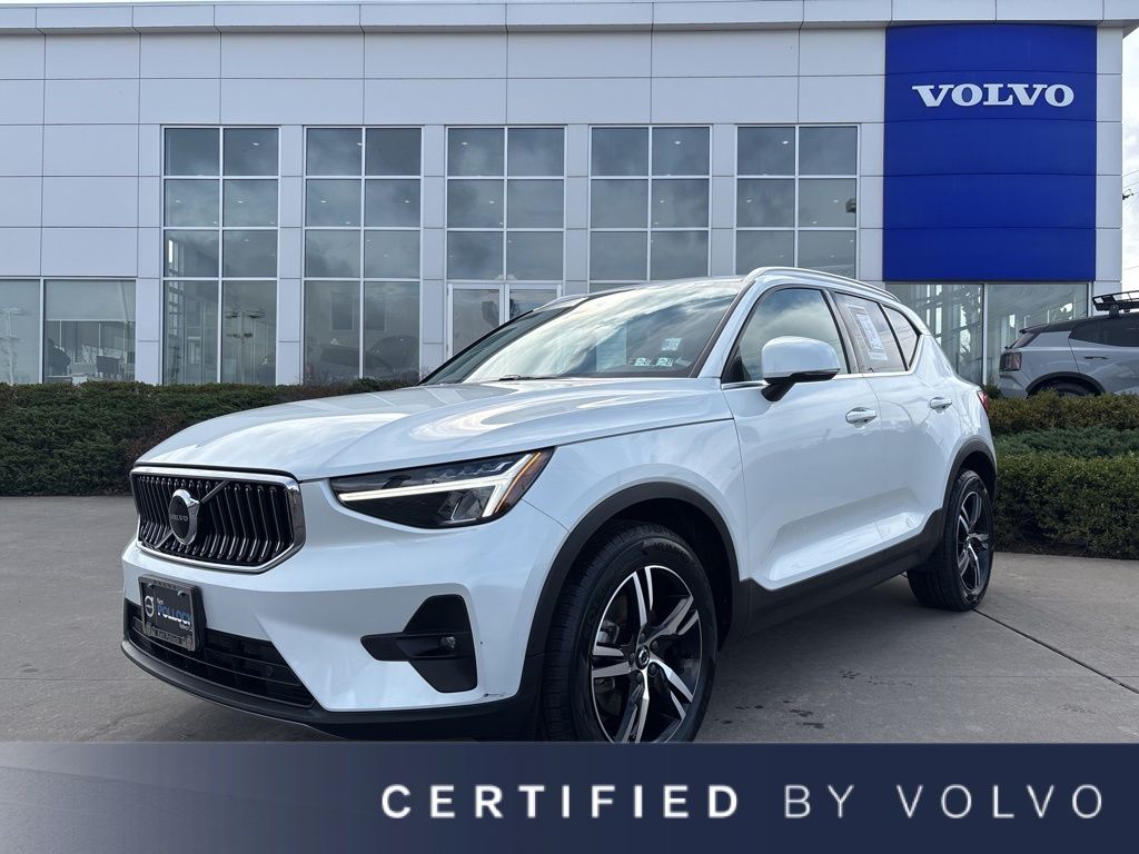 2023 Volvo XC40 SUV 