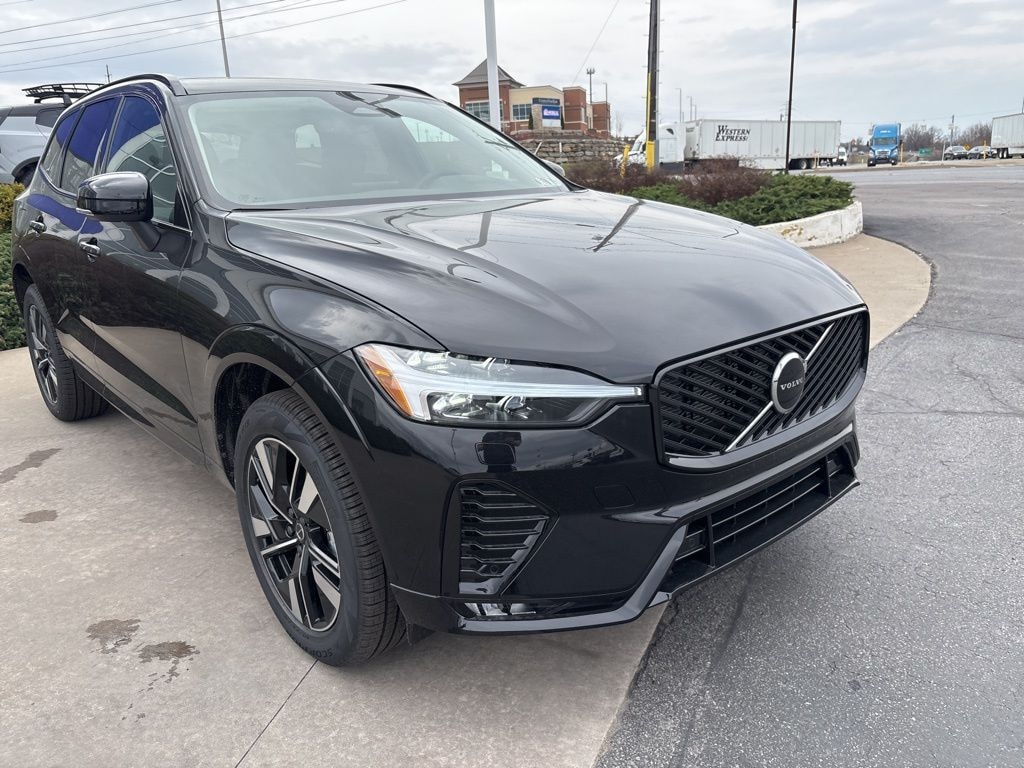 New 2026 Volvo XC60 B5 Core SUV