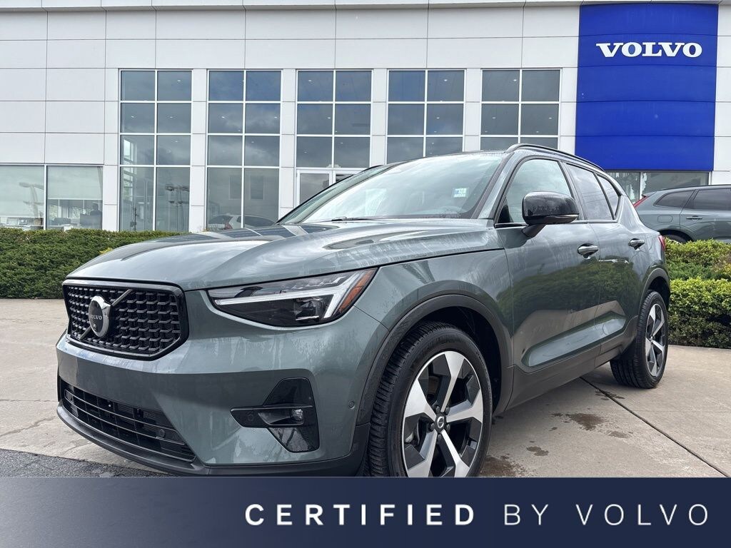 Used 2026 Volvo XC40 B5 Plus SUV