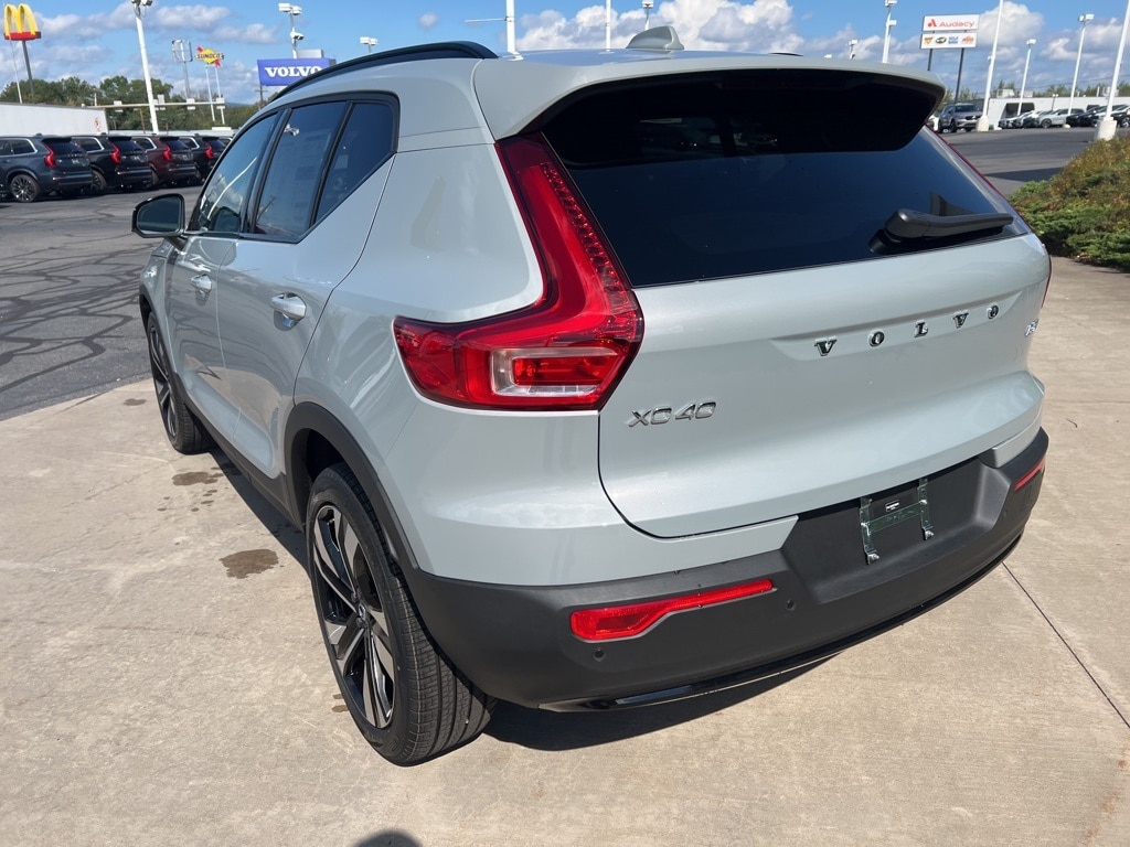 New 2026 Volvo XC40 B5 Ultra SUV