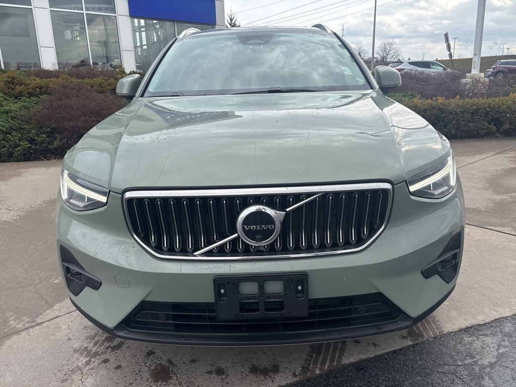 Certified 2023 Volvo XC40 B5 Plus Bright Theme SUV