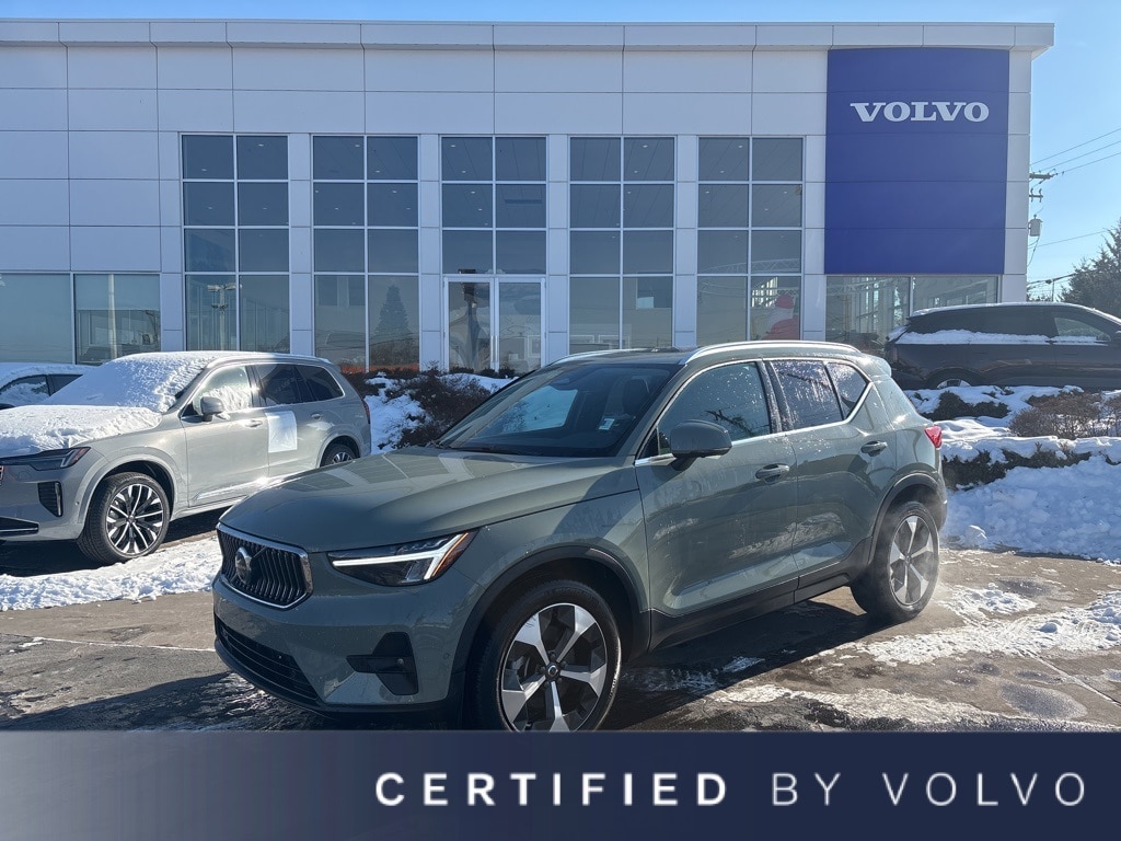 2025 Volvo XC40 Plus's photo