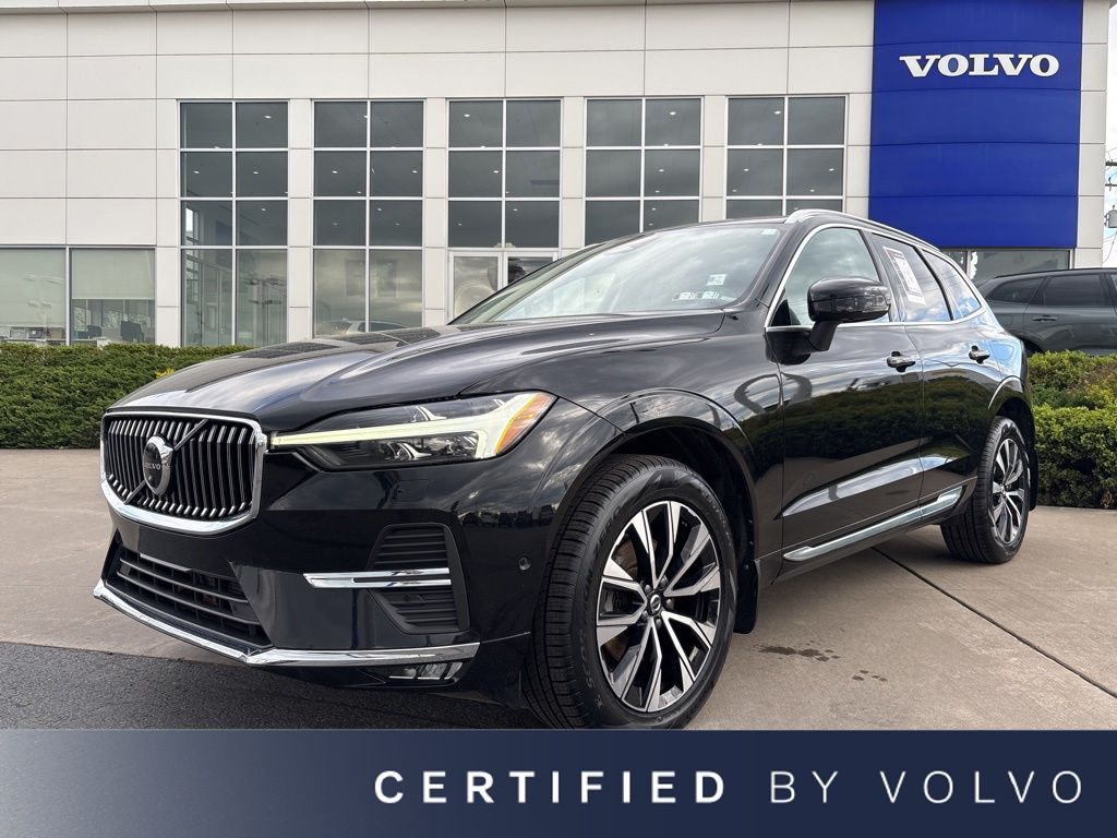 2023 Volvo XC60 B5 Plus Bright Theme AWD's photo