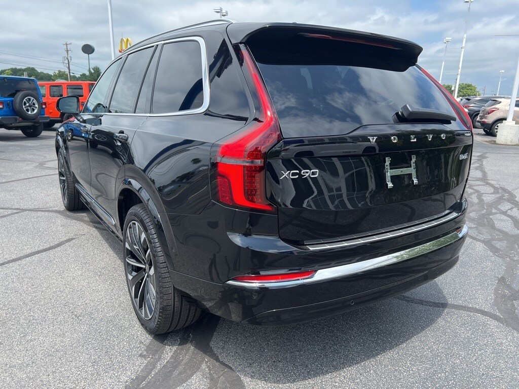 2026 Volvo XC90 Plus photo 2
