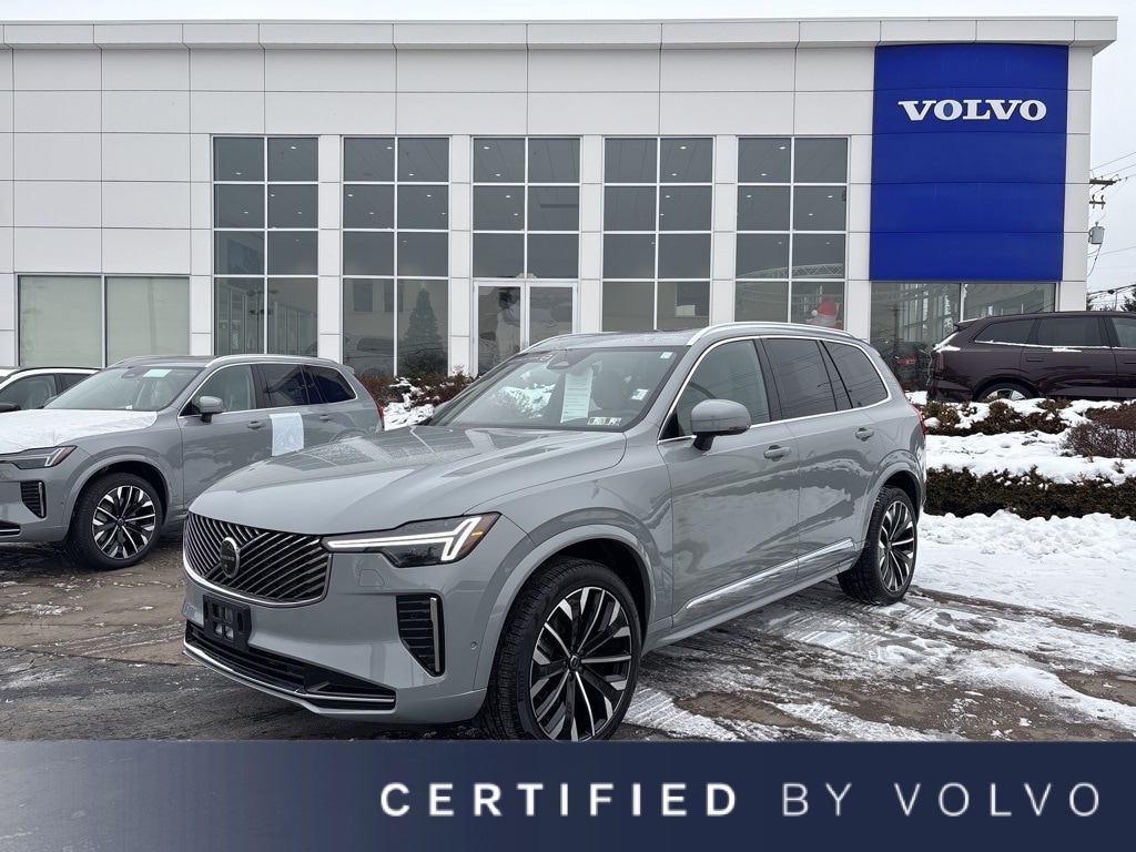 2025 Volvo XC90 Plus's photo