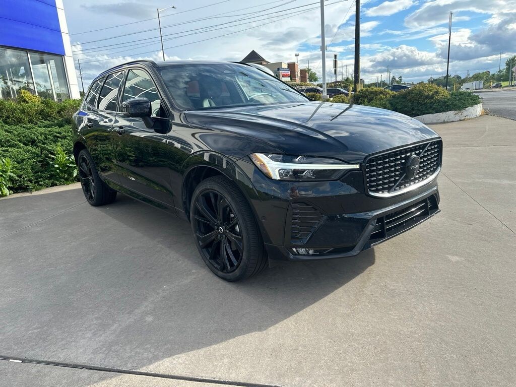 Used 2025 Volvo XC60 B5 Ultra Black Edition SUV