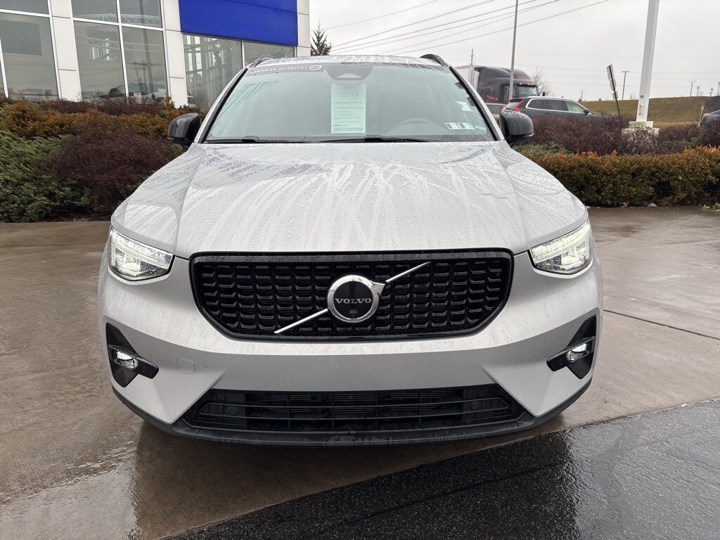 Certified 2023 Volvo XC40 B5 Plus Dark Theme SUV