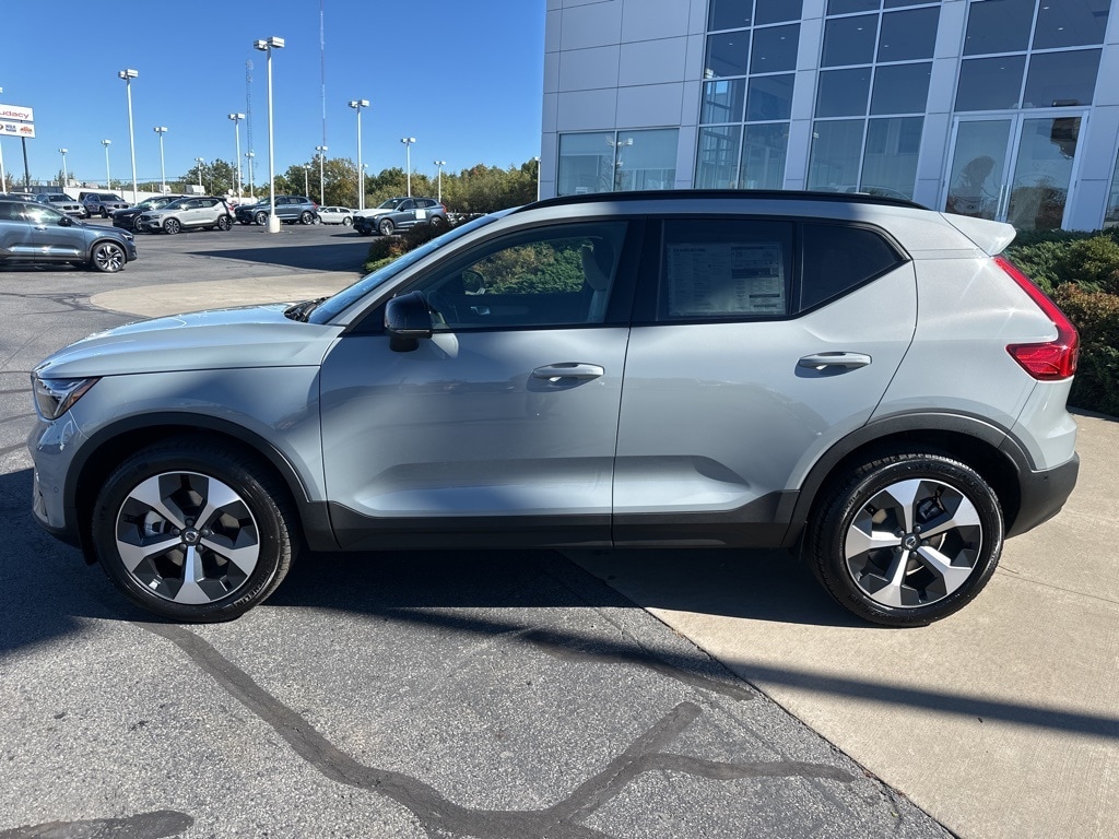 New 2026 Volvo XC40 B5 Plus SUV