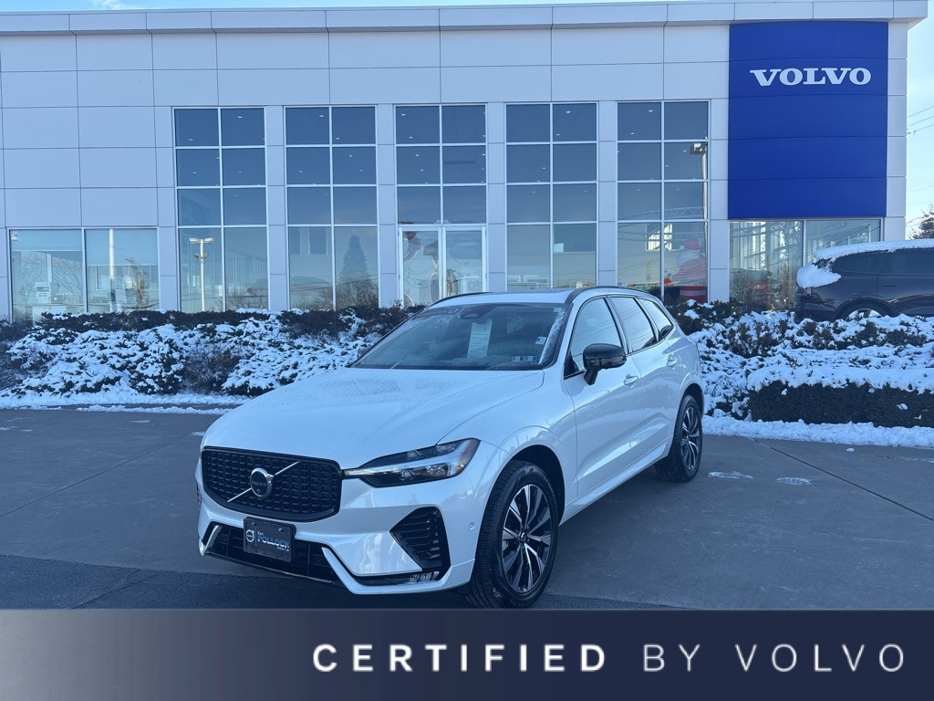 2025 Volvo XC60 Plus's photo