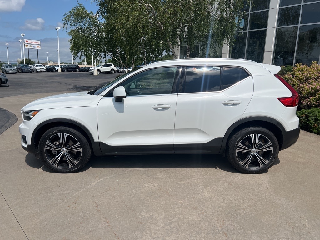 Used 2021 Volvo XC40 Inscription with VIN YV4162UL0M2596415 for sale in Pittston, PA