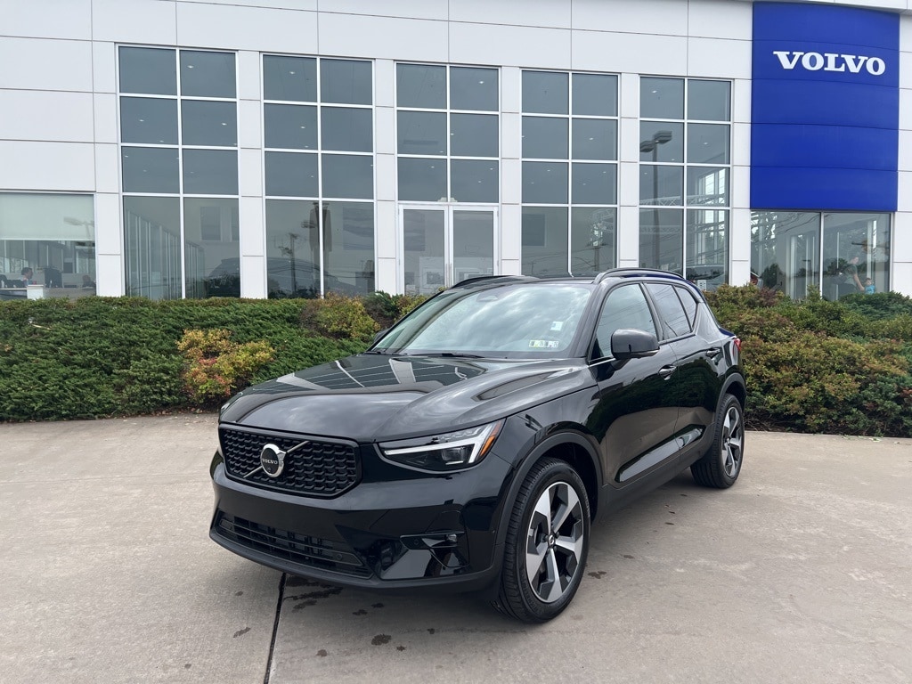 New 2026 Volvo XC40 B5 Plus SUV