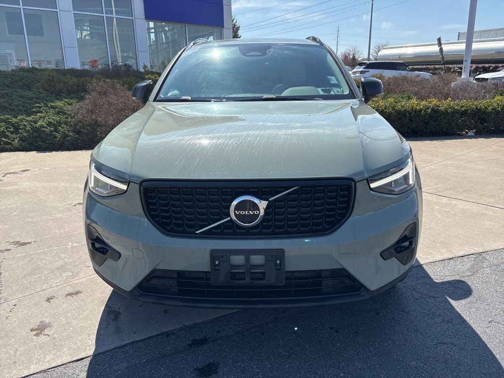 Used 2023 Volvo XC40 Ultimate SUV