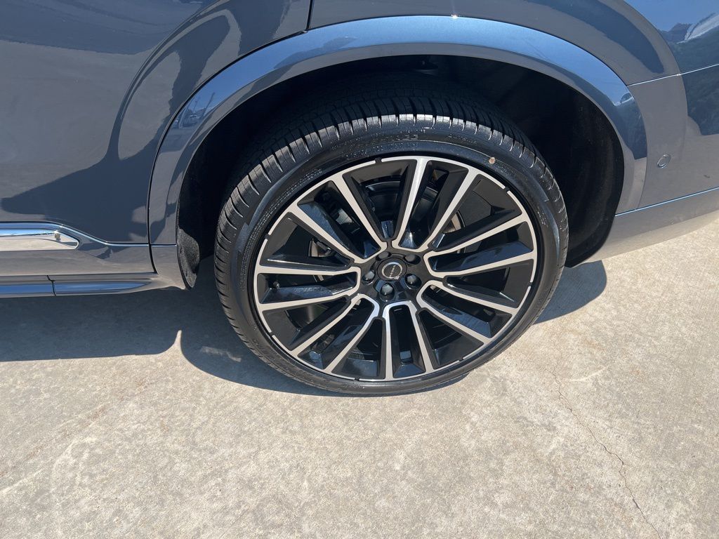 2026 Volvo XC90 Plus - Photo 10