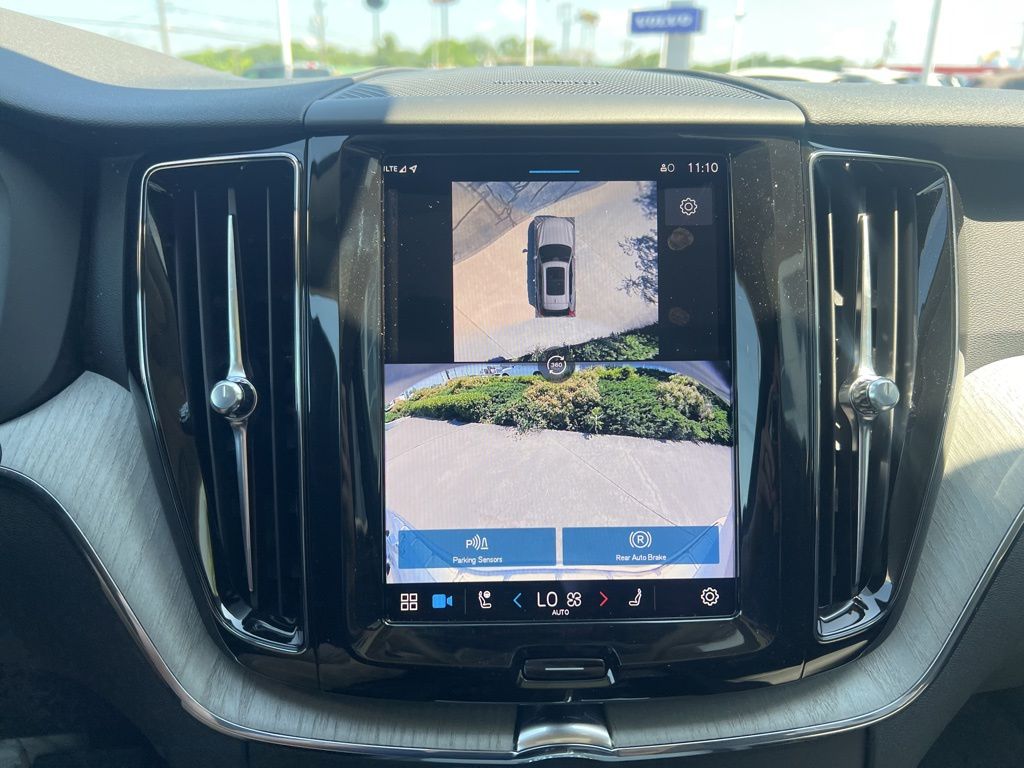 2025 Volvo XC60 Plus - Photo 22
