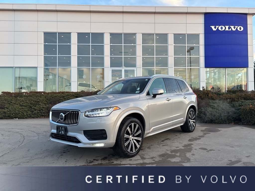 2023 Volvo XC90 Core's photo