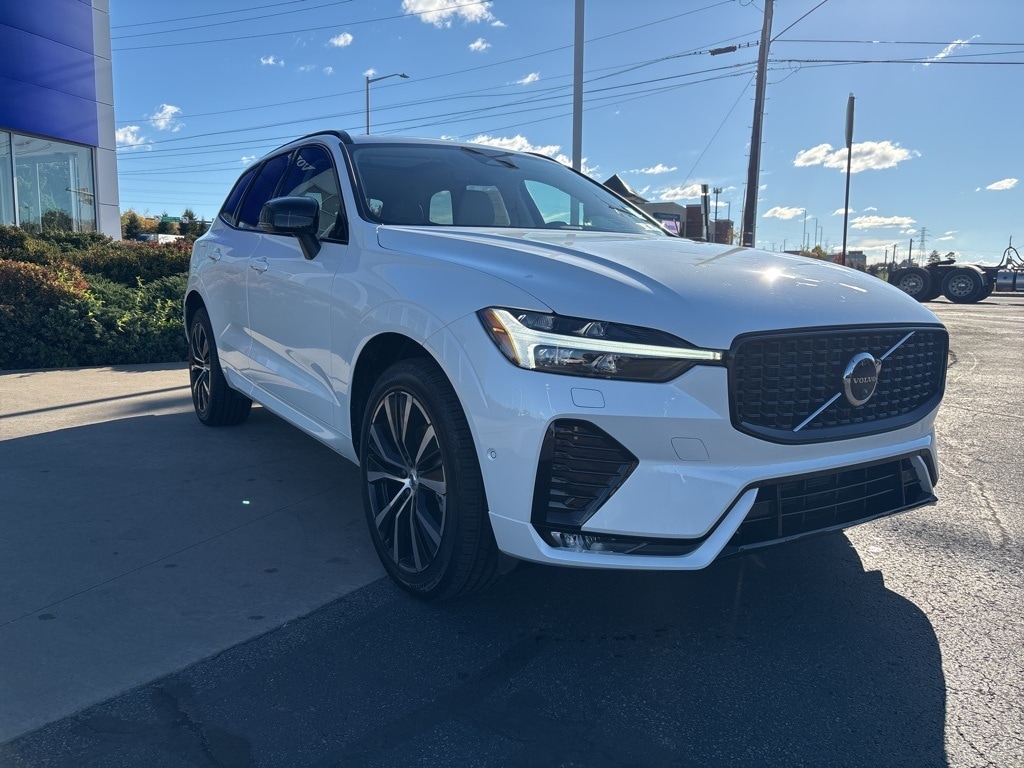 Certified 2022 Volvo XC60 Recharge Plug-In Hybrid T8 Inscription SUV