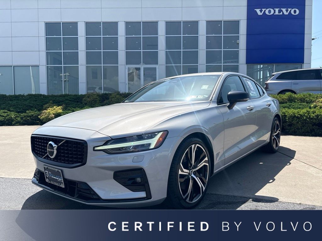 2024 Volvo S60 B5 Core Dark Theme AWD's photo