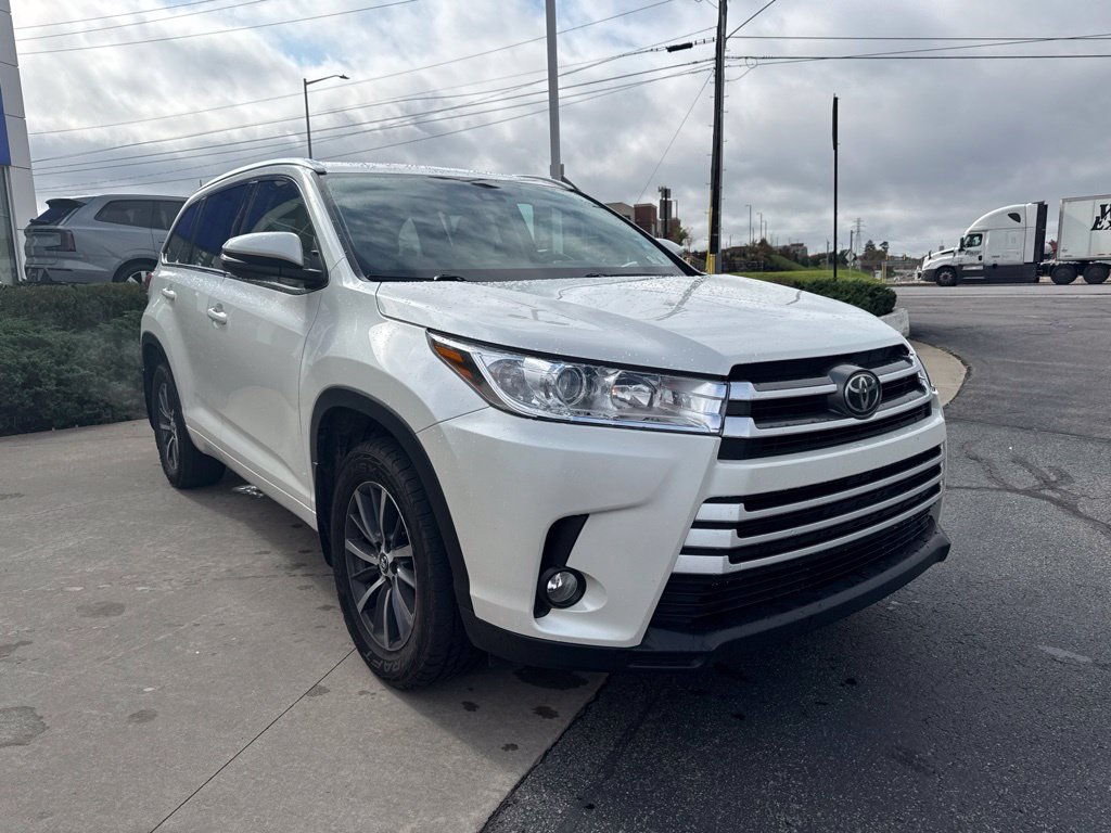 Used 2017 Toyota Highlander XLE SUV