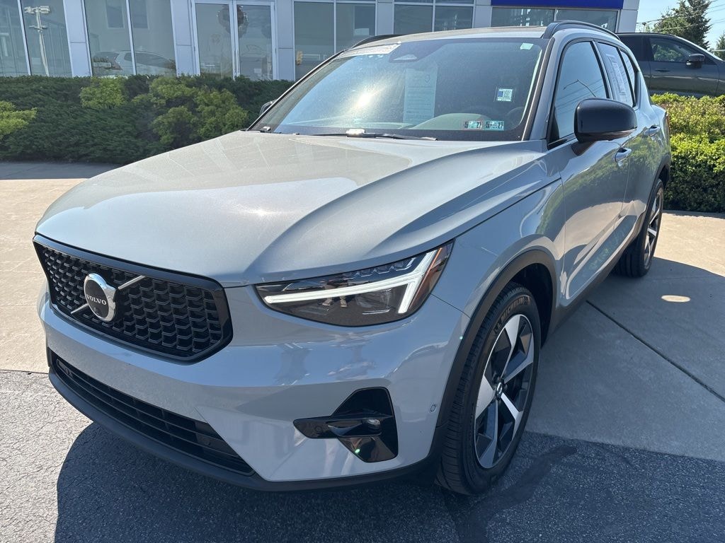 Certified 2026 Volvo XC40 B5 Plus SUV