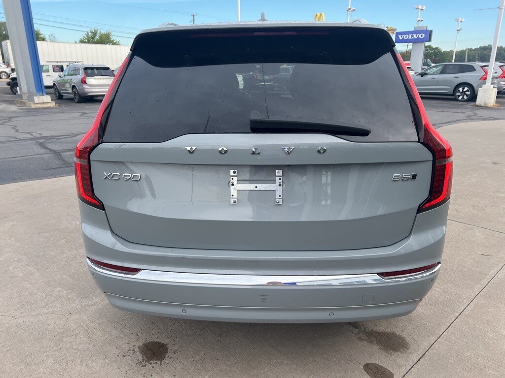 2025 Volvo XC90 B5 Plus photo 4