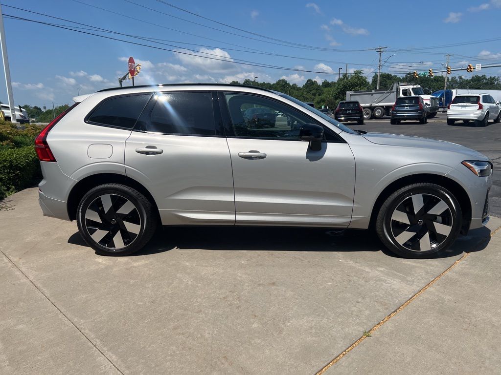 2025 Volvo XC60 Plus - Photo 6