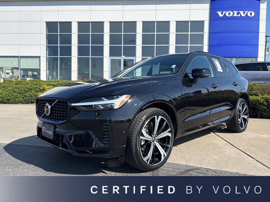 2024 Volvo XC60 T8 Ultimate Dark Theme AWD's photo