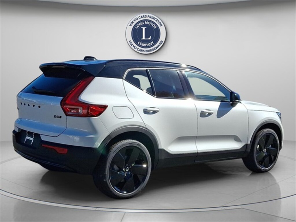 New 2026 Volvo XC40 B5 Ultra Black Edition SUV