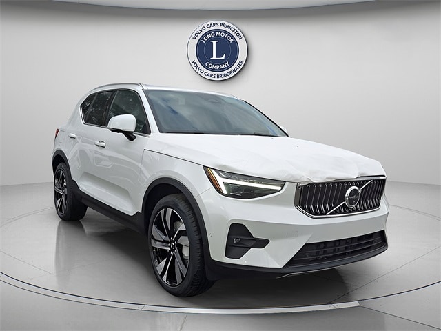 2025 Volvo XC40
