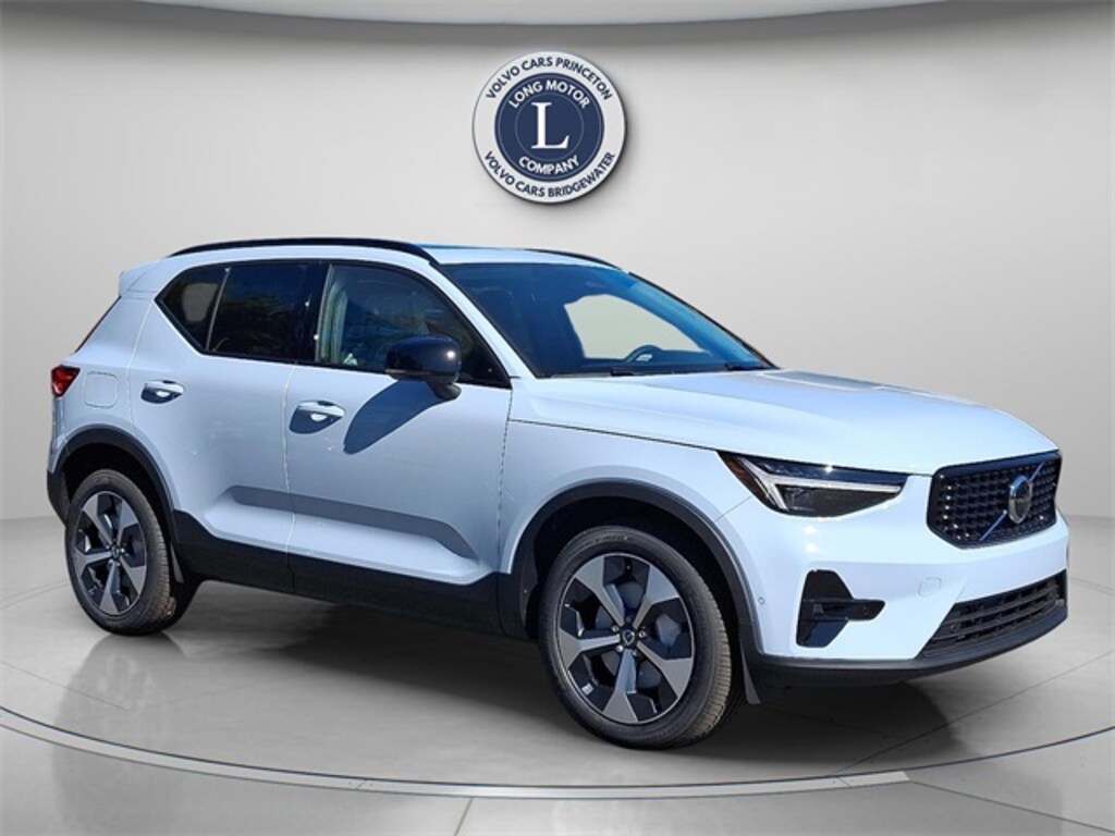 New 2026 Volvo XC40 B5 Plus SUV