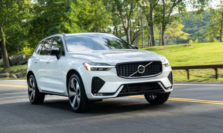 2022 Volvo XC60 eterior driving on rural road
