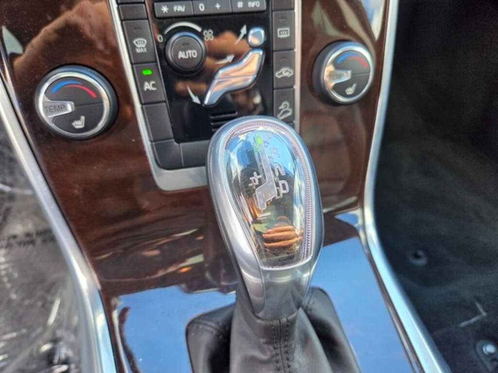 Used 2013 Volvo XC70 3.2 Wagon