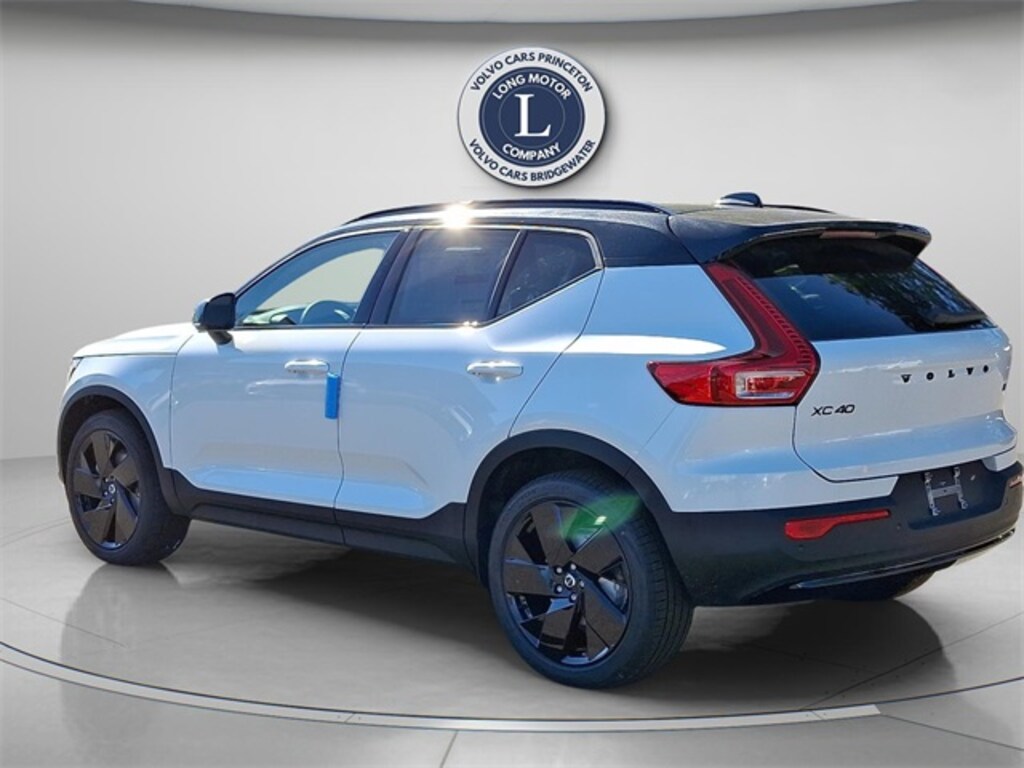 New 2026 Volvo XC40 B5 Ultra Black Edition SUV