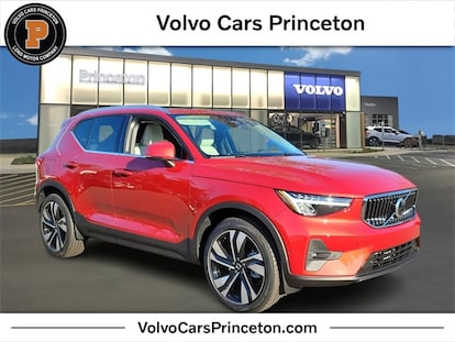 New 2024 Volvo XC40 B5 Plus Bright in Fusion Red For Sale in