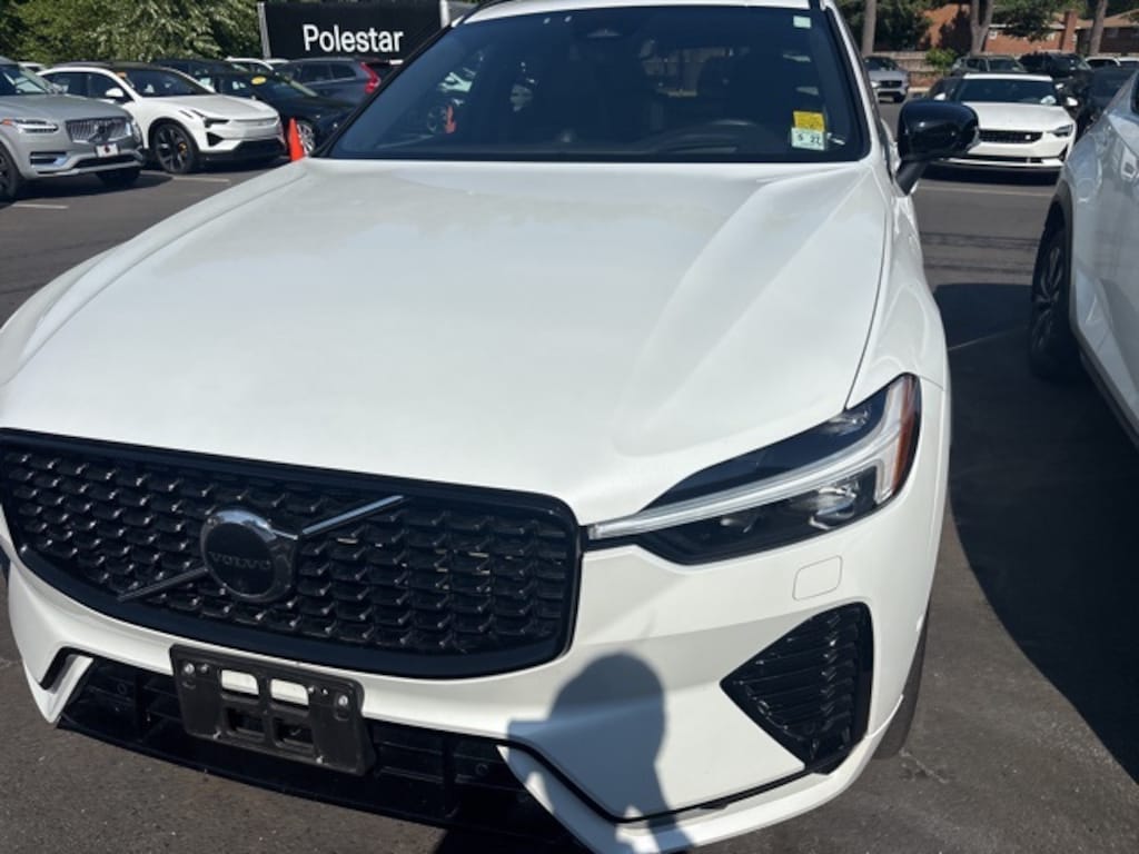 Used 2022 Volvo XC60 Recharge Plug-In Hybrid T8 R-Design Extended Range SUV
