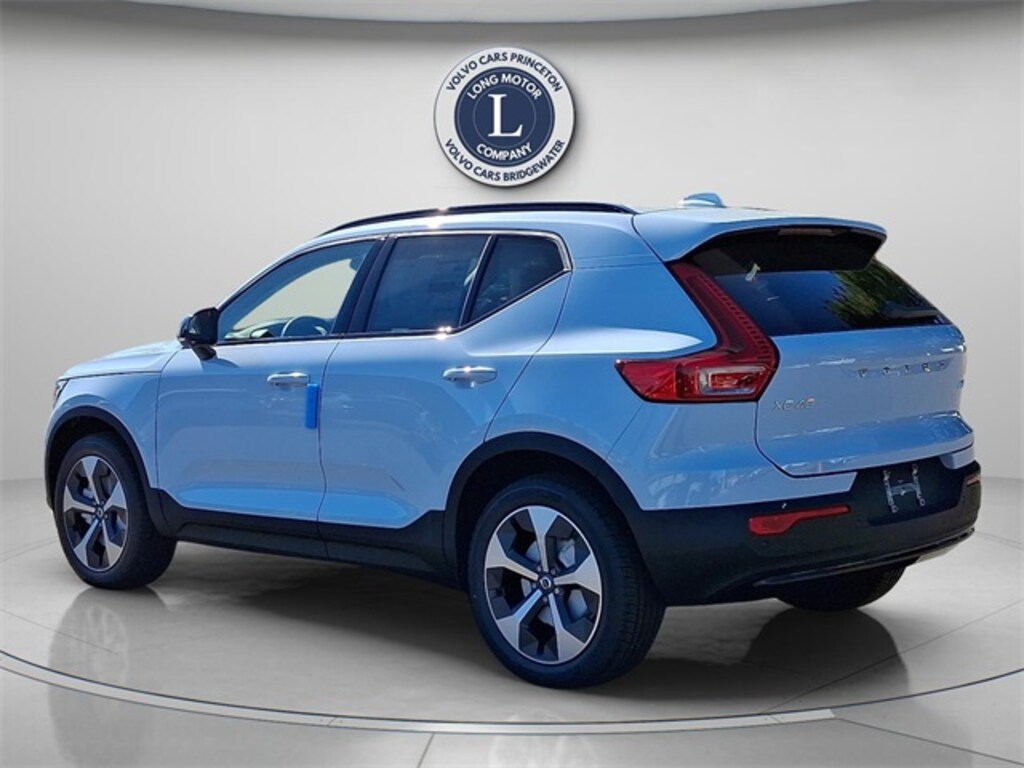 New 2026 Volvo XC40 B5 Plus SUV