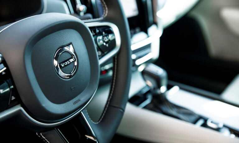 2021 Volvo V90 interior steering wheel view