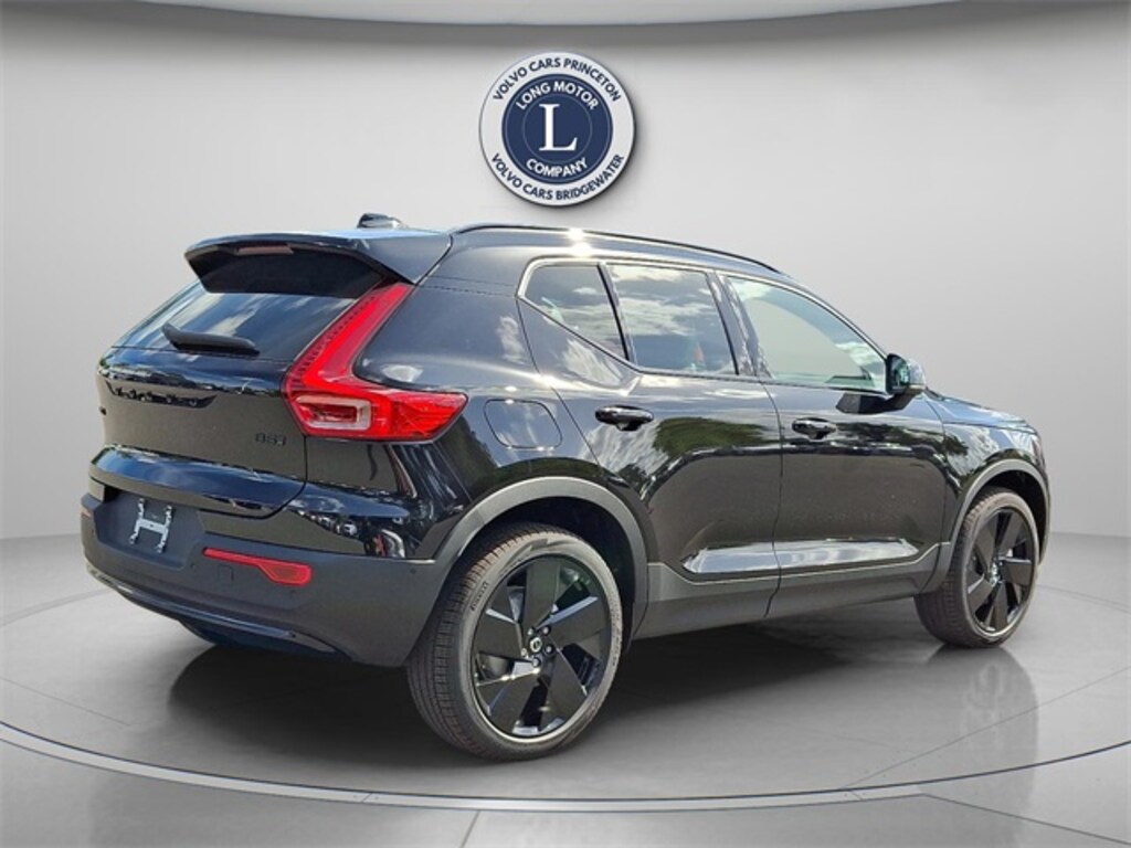 New 2026 Volvo XC40 B5 Ultra Black Edition SUV