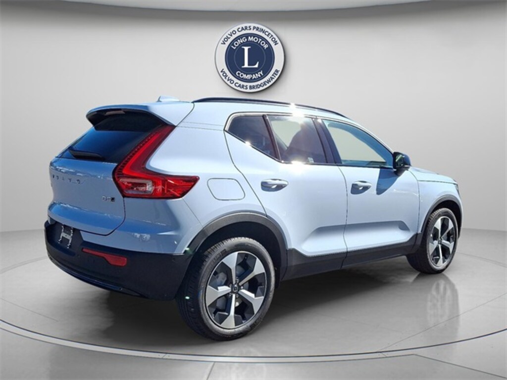 New 2026 Volvo XC40 B5 Plus SUV