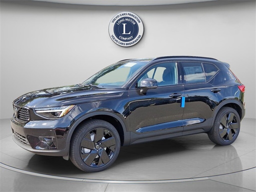New 2026 Volvo XC40 B5 Ultra Black Edition SUV
