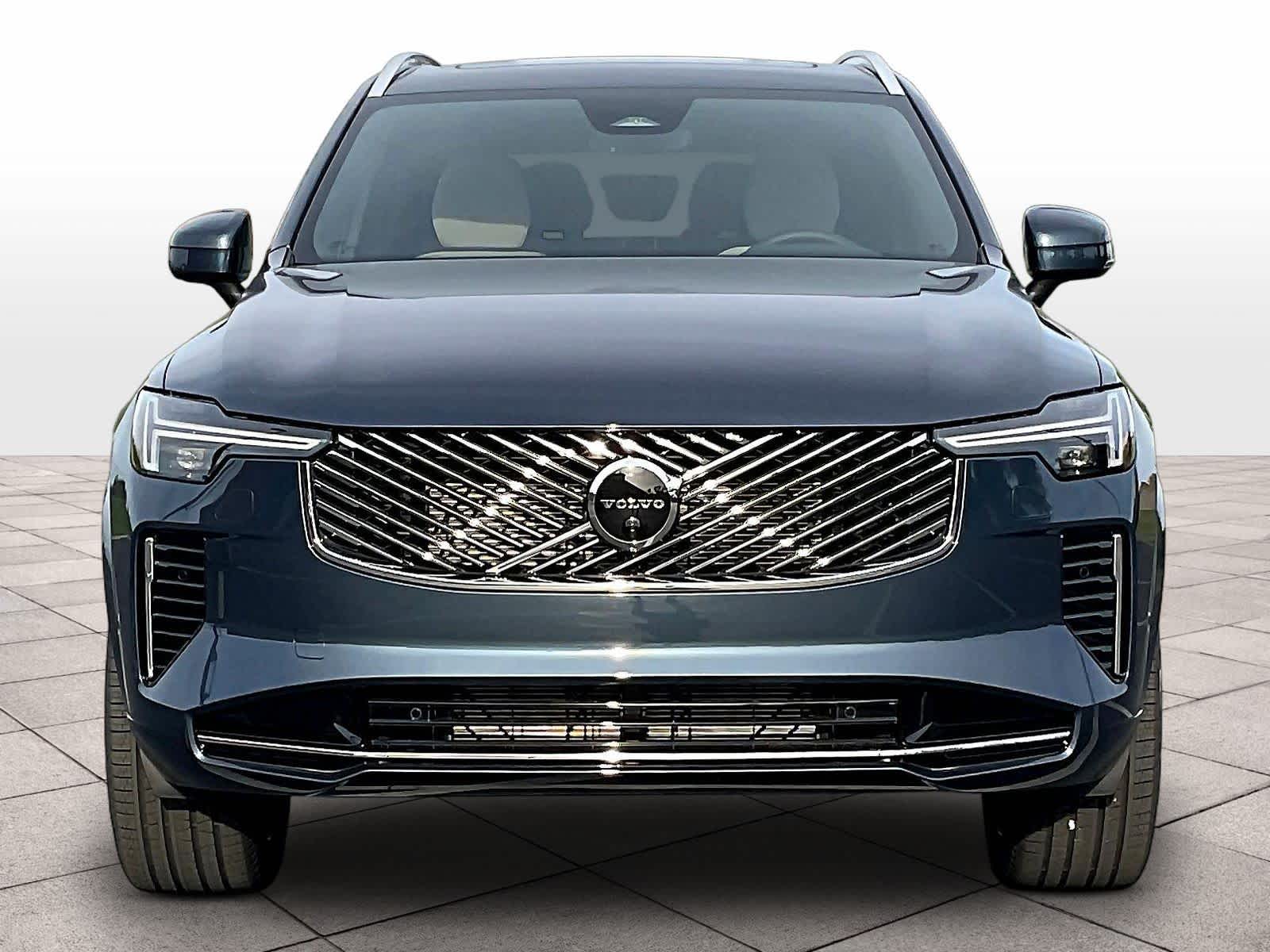 2026 Volvo XC90 B5 Plus 7-Seater photo 4